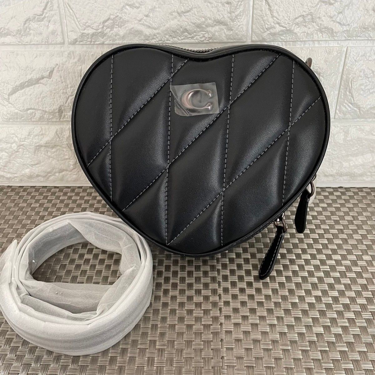 COACH コーチ ショルダー キルティング クロスボディ 黒 ブラック