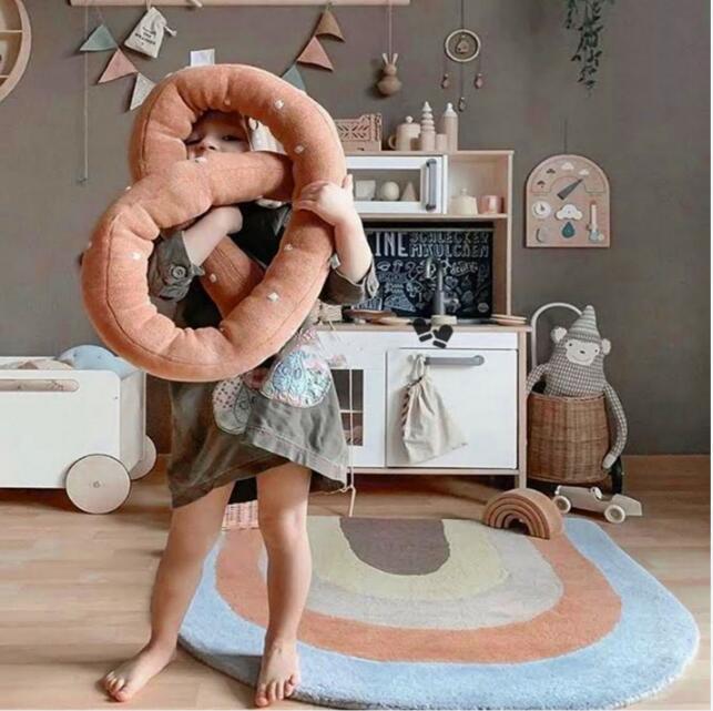新品　高品質 INS風 　Tiktok 　カーペット　円形絨毯　可愛い　ベッドルーム　リビング　書斎　虹型