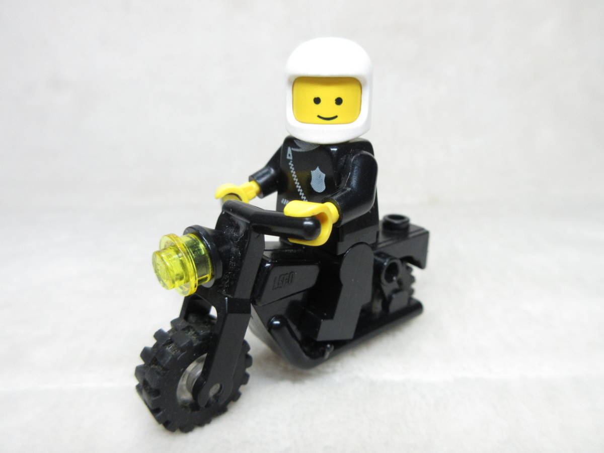 LEGO 正規品 89 穴無しヘッド 警察官 バイク レトロ ミニフィグ タウン
