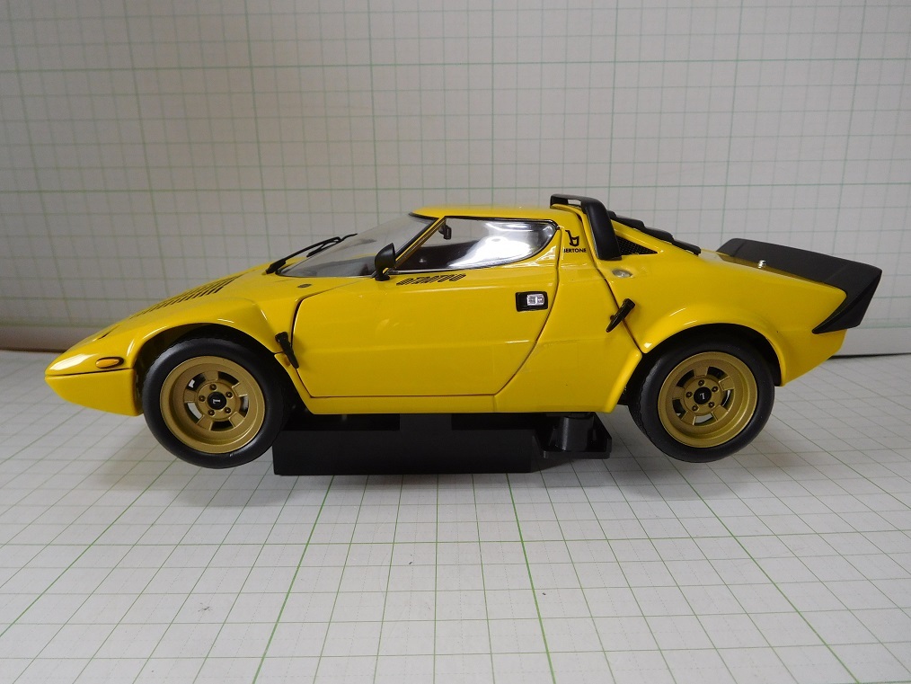 * Kyosho 1/18 Lancia Stratos HF желтый 