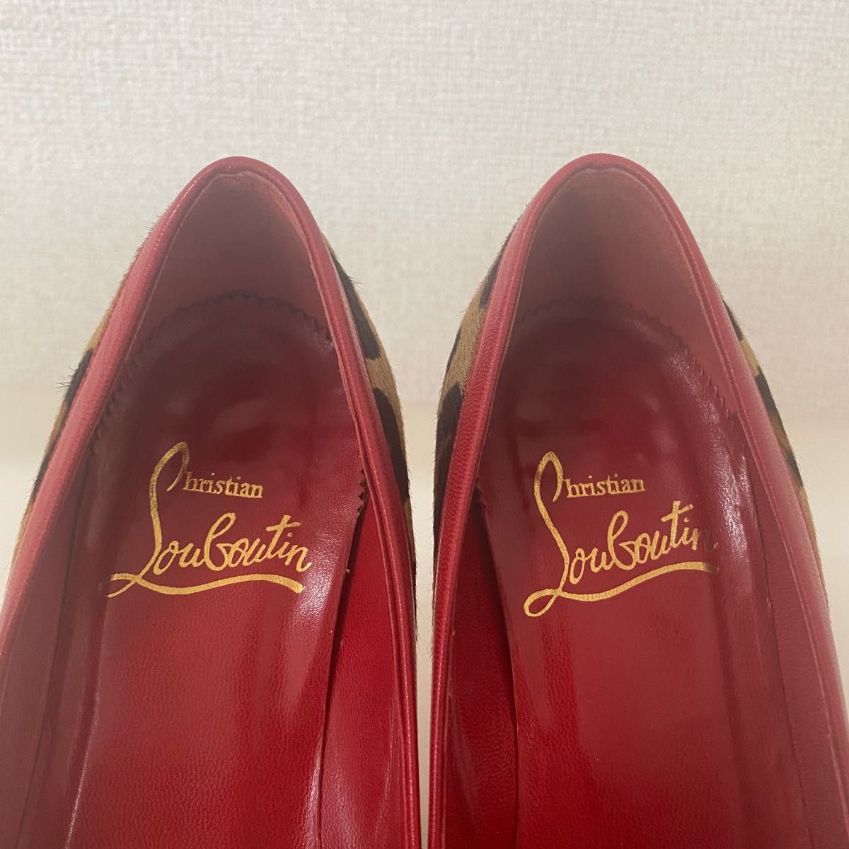 Christian Louboutin クリスチャンルブタン レオパード ラウンド