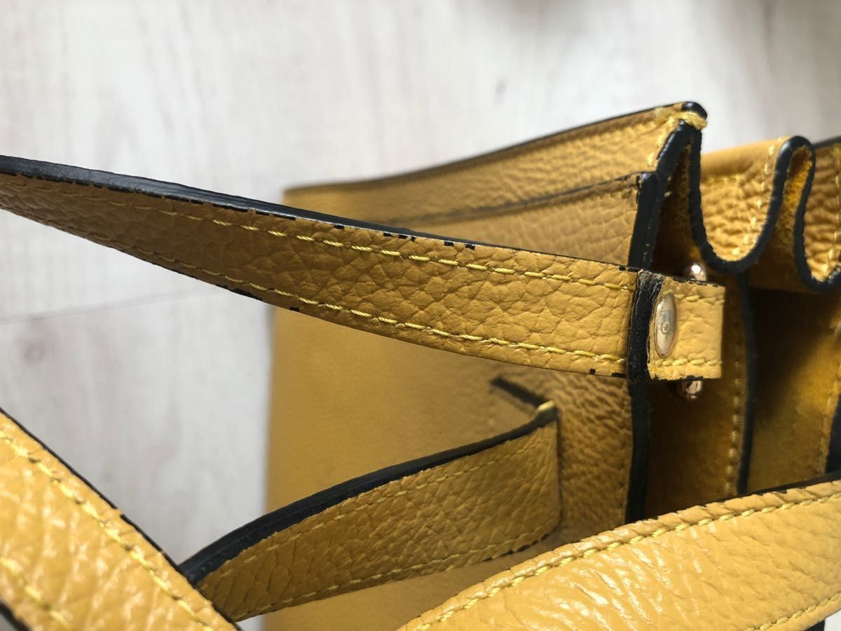 AVENUE67 2wayハンドバッグ ショルダーバッグ イエロー 黄色 本 AVENUE67 2wayハンドバッグ ショルダーバッグ イエロー 黄色 本