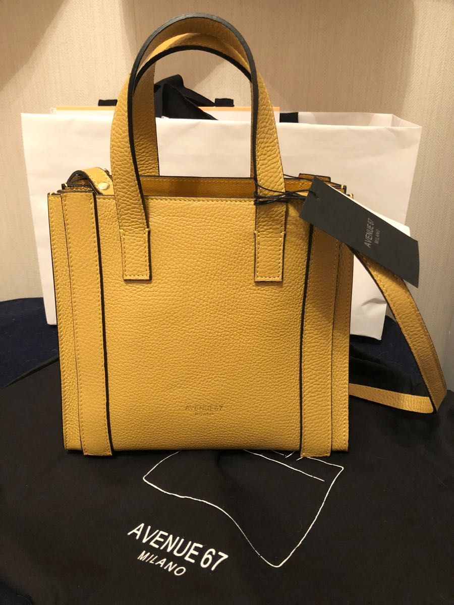 AVENUE67 2wayハンドバッグ ショルダーバッグ イエロー 黄色 本 AVENUE67 2wayハンドバッグ ショルダーバッグ イエロー 黄色 本