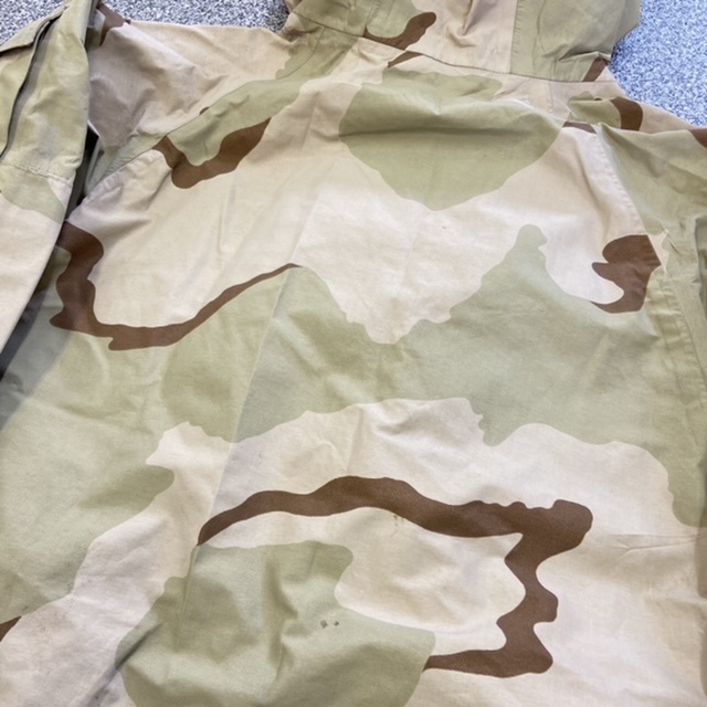 00s 米軍実物 US ARMY ECWCS 3Cデザートカモ GORE-TEX ゴアテックス パーカー Medium-Regular 2000年製 迷彩 ミリタリー ジャケット_画像10