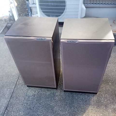 TRIO JL-7100 speaker pair beautiful goods present condition goods that time thing 