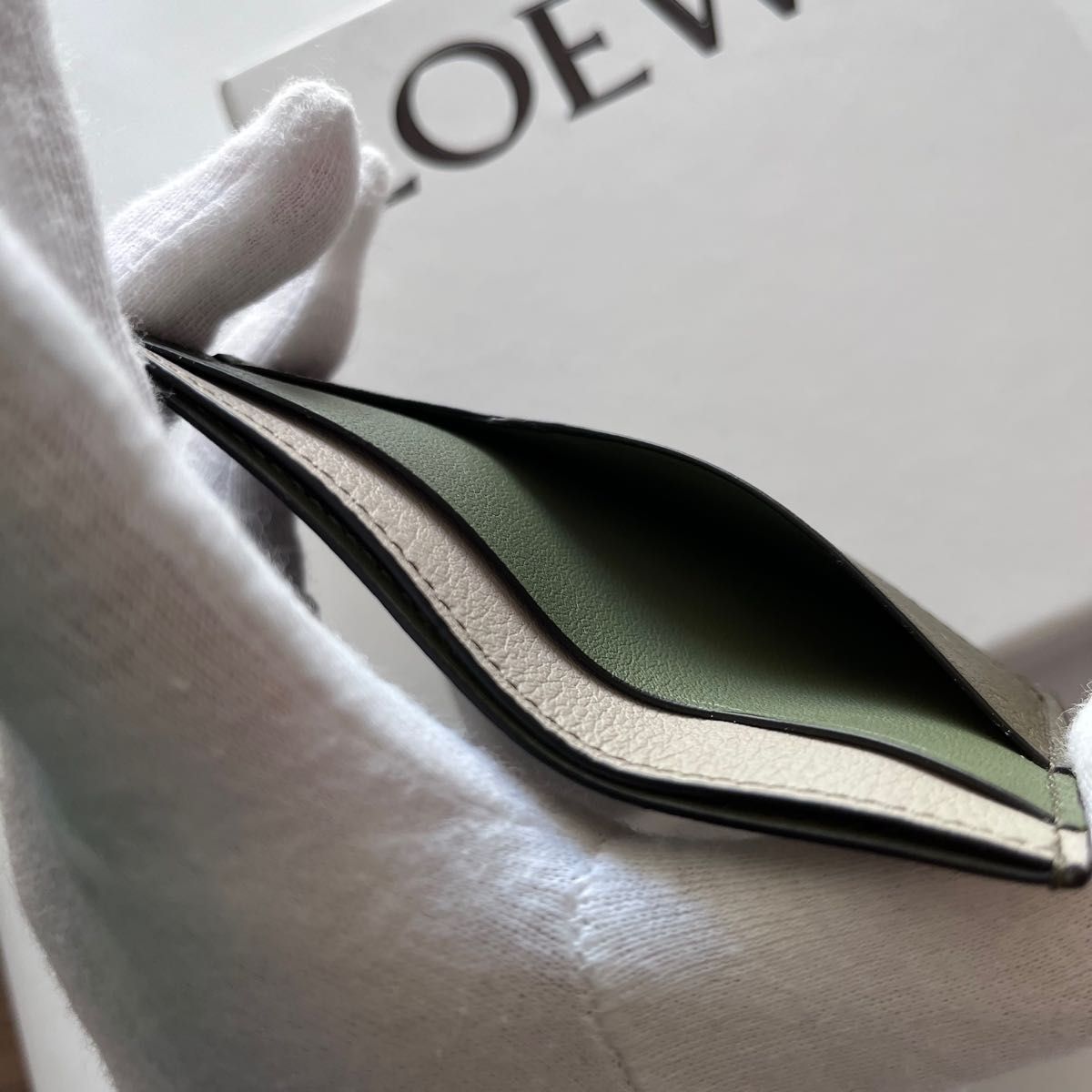 LOEWE ロエベ パズル プレーン カードホルダー グリーン 緑 パスケース 定期入れ 名刺入れ カードケース 新品 ミニ財布