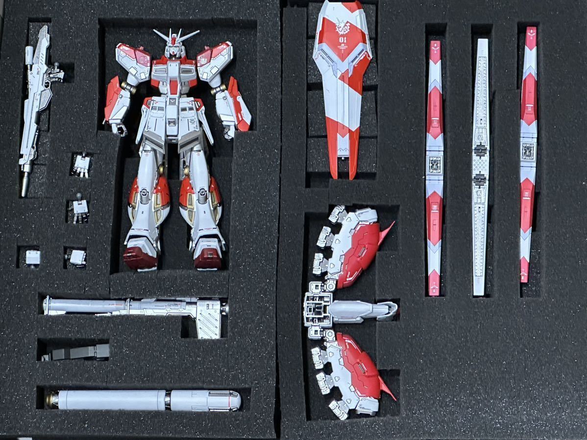 RG Hi-νガンダム 塗装済 完成品 ガンプラ プラモデル ハイν ガンダム ハイニューガンダム 塗装済み _画像9