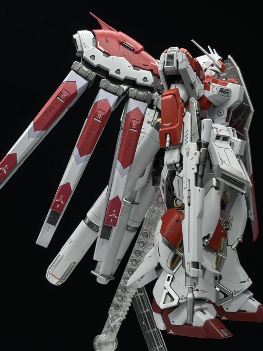 RG Hi-νガンダム 塗装済 完成品 ガンプラ プラモデル ハイν ガンダム ハイニューガンダム 塗装済み _画像7