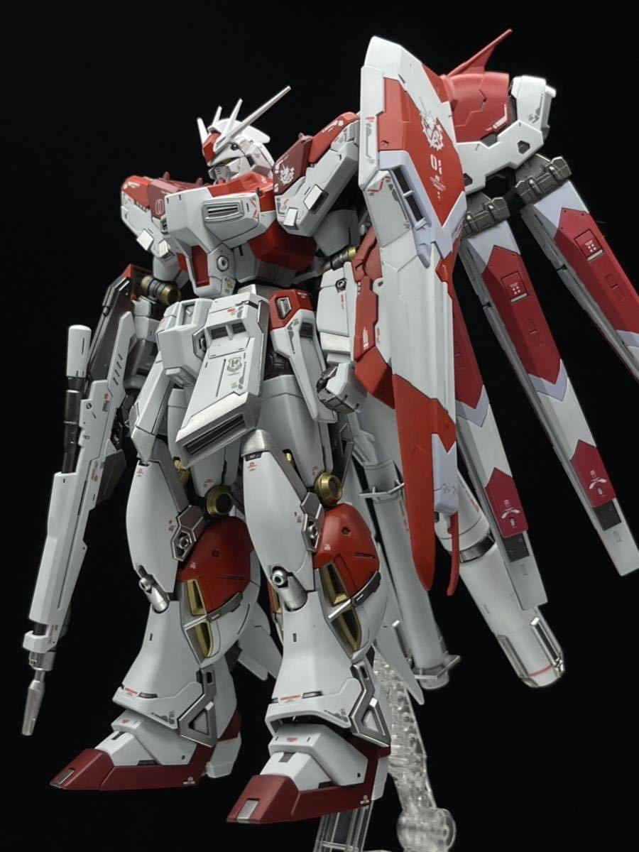 RG Hi-νガンダム 塗装済 完成品 ガンプラ プラモデル ハイν ガンダム ハイニューガンダム 塗装済み _画像2