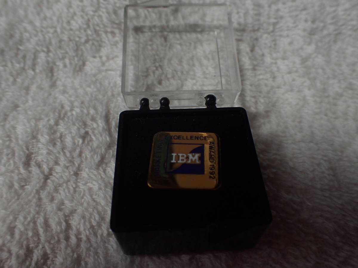 ＩＢＭピンバッチ　1992年度Marketing Excellence Award　【未使用】_画像2