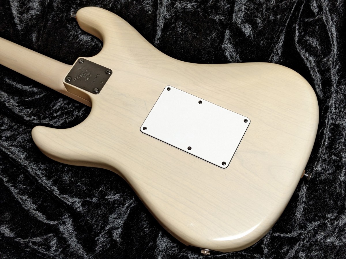 Valley Arts Mシリーズ 状態良好 EMG フロイドローズ ニトロ Valley Arts Mシリーズ 状態良好 EMG フロイドローズ ニトロ