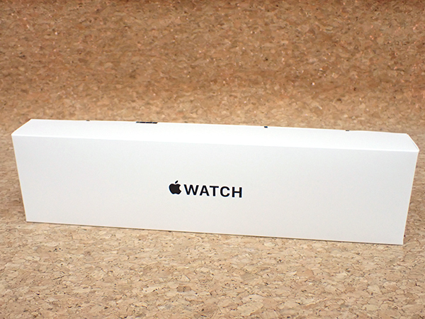 ☆【新品 未開封】Apple Watch SE 第2世代 GPSモデル 40mm ミッドナイトアルミニウムケース と ミッドナイトスポーツループ(NZ75-31)の画像3