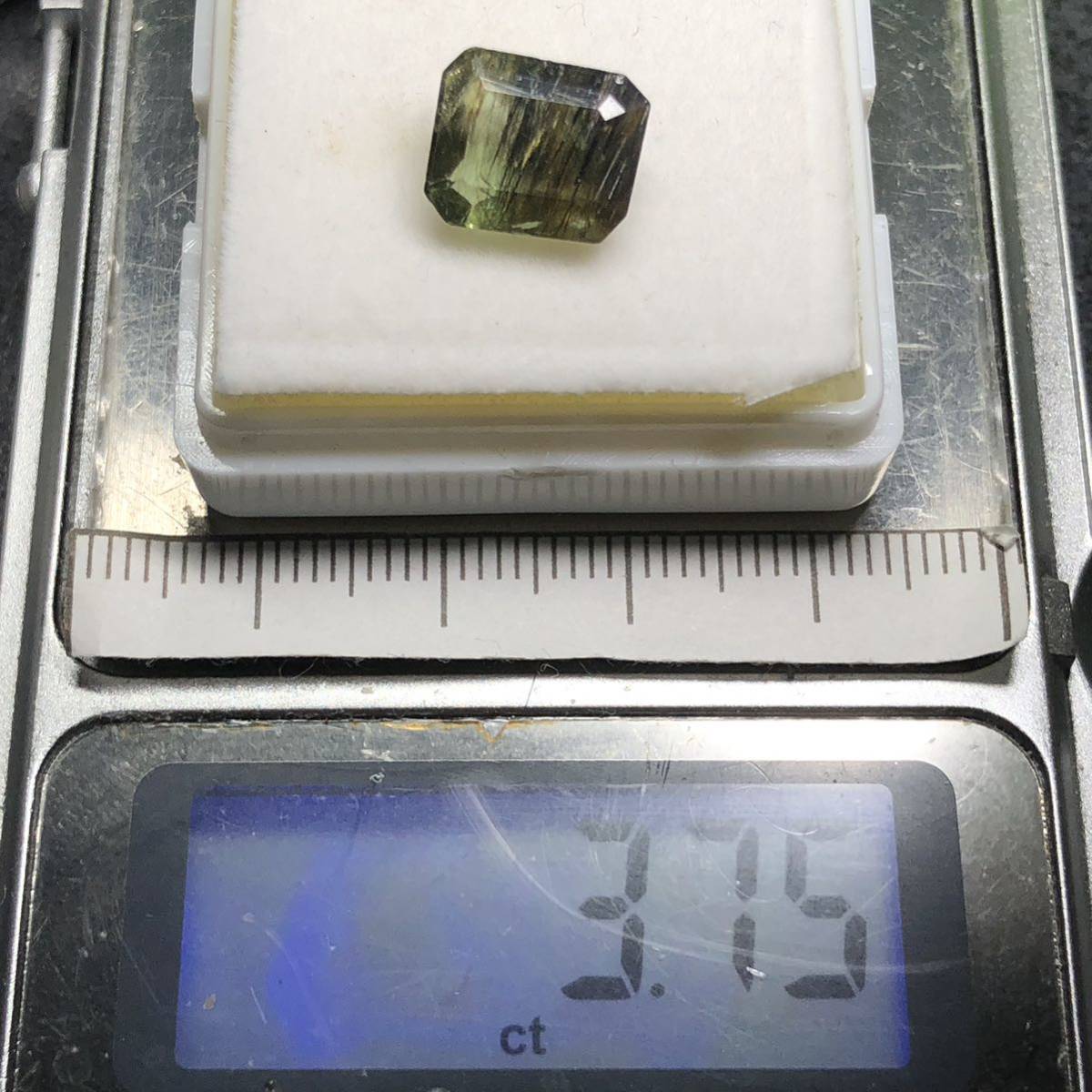 特価】 ルース 大粒 ルドウィジャイトインペリドット 天然 3.75Ct