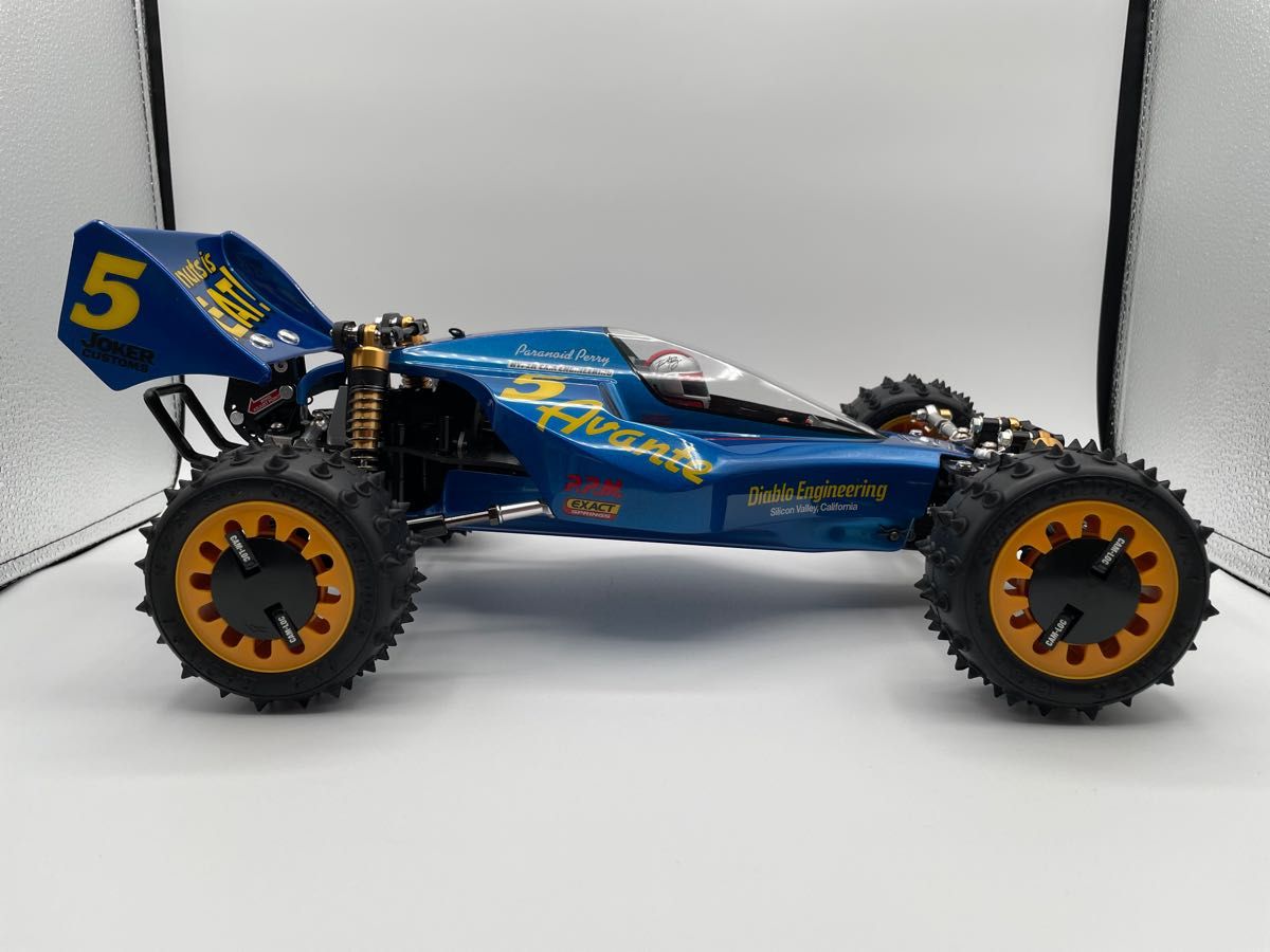 組立裏貼り塗装済・新品・未走行 アバンテ2011 ラジコン ボディ 裏貼り