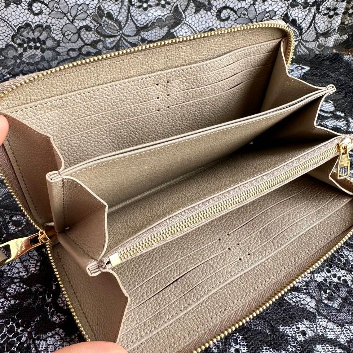 新品未使用・ルイヴィトン メンズ 6キーホルダー ダミエ 財布 レディース 小物 三つ折り財布 ボタン代 VUITTON キーケース 2373