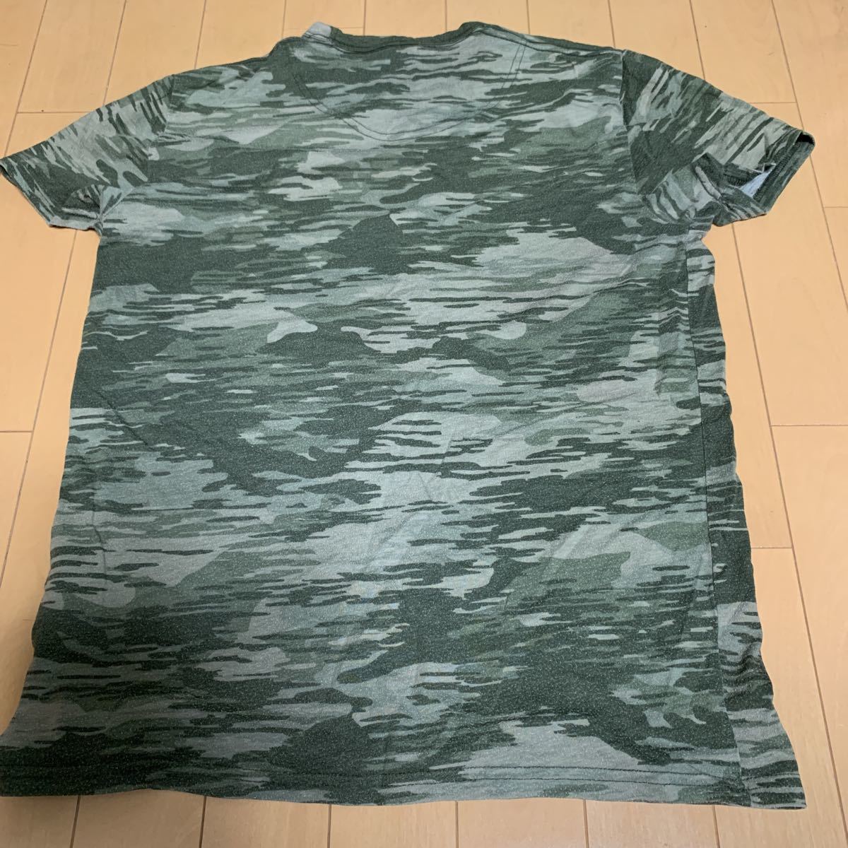 ☆ホリスターTシャツ　メンズS 迷彩柄　綿60%_画像2