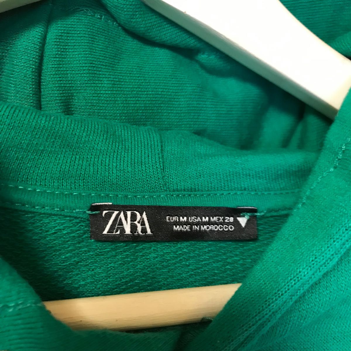 ZARA クロップド丈　スエットパーカー