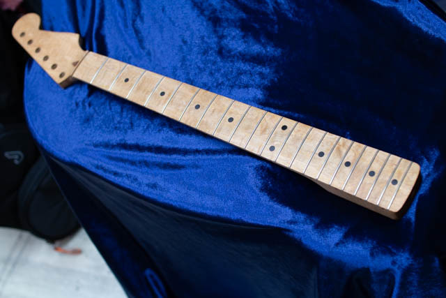 豪華トラ目　ストラト ネック 【 Stratocaster Type NECK ST 】メイプル　MAPLE ギターネック_画像2