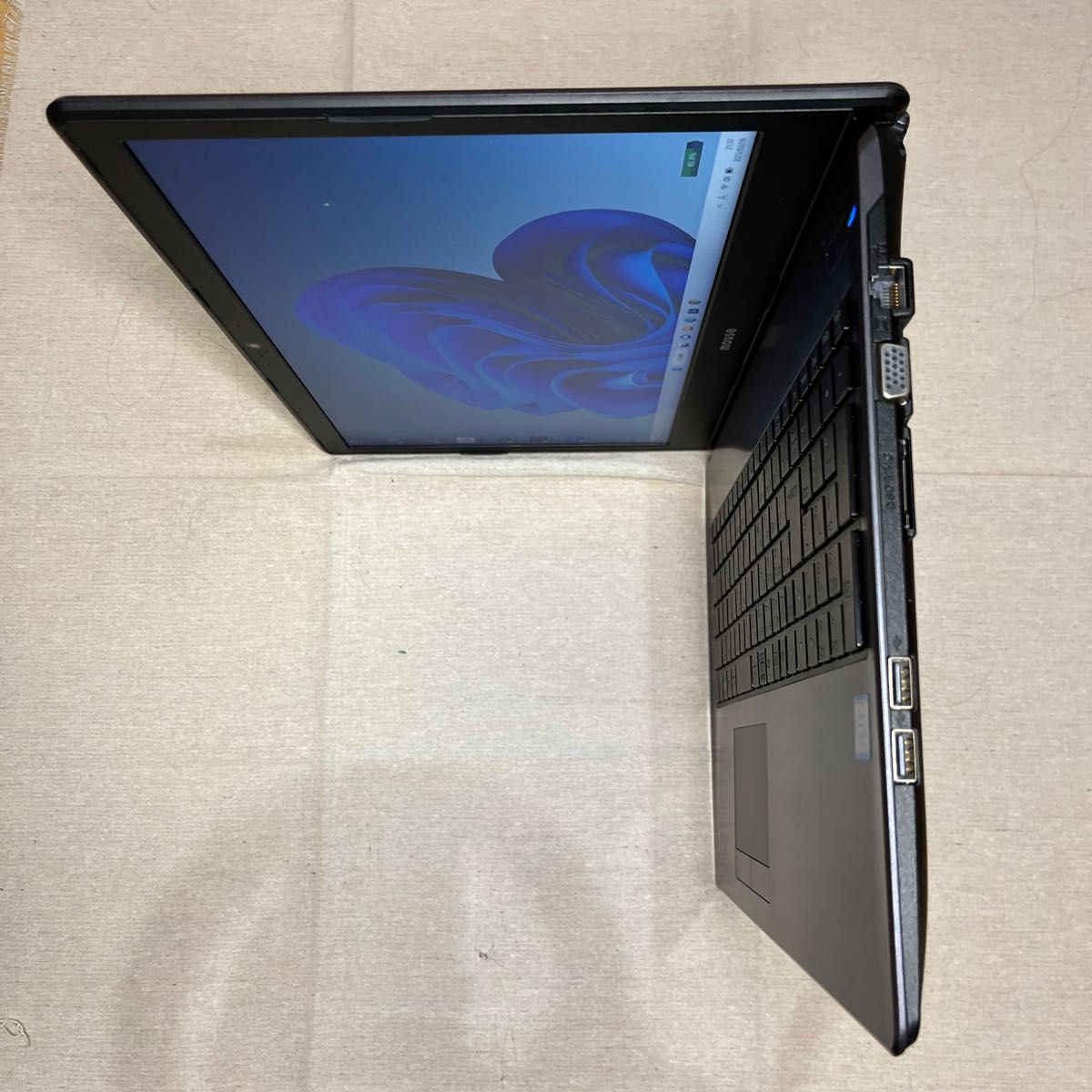 D-13/美品/第七世代Core i7-7500U/新品SSD256/8GB | alfasaac.com