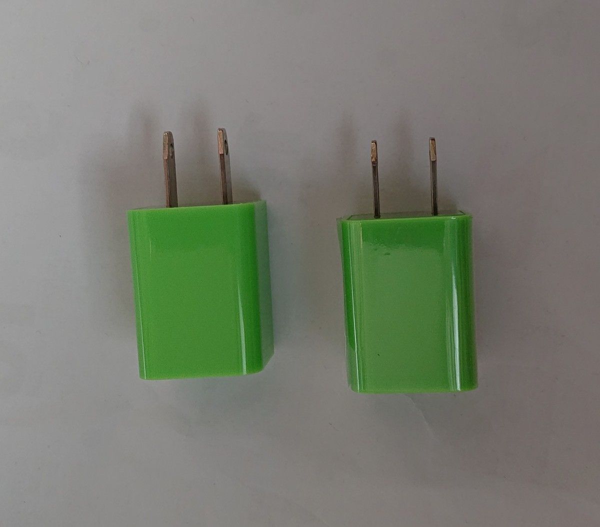 2出力ポート USB充電器 キューブ型  ACアダプター2個(グリーン)