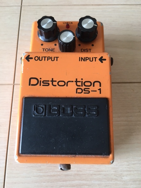 なども 銀ネジ DS-1 貴重 BOSS DS-1 初期物、動作良好、シリアル#100