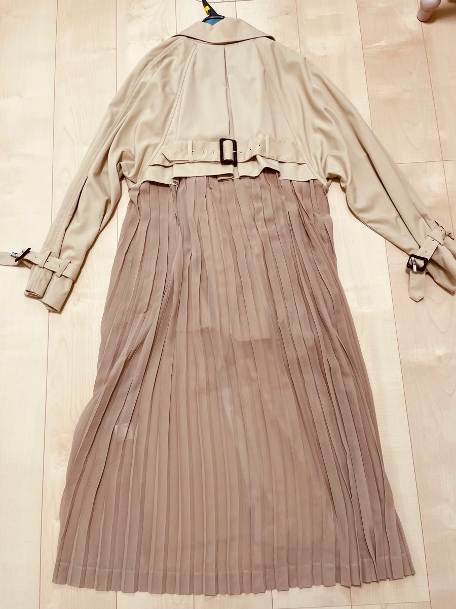 トレンチコート　SEE THROUGH BACK PLEATS TRENCH ameri