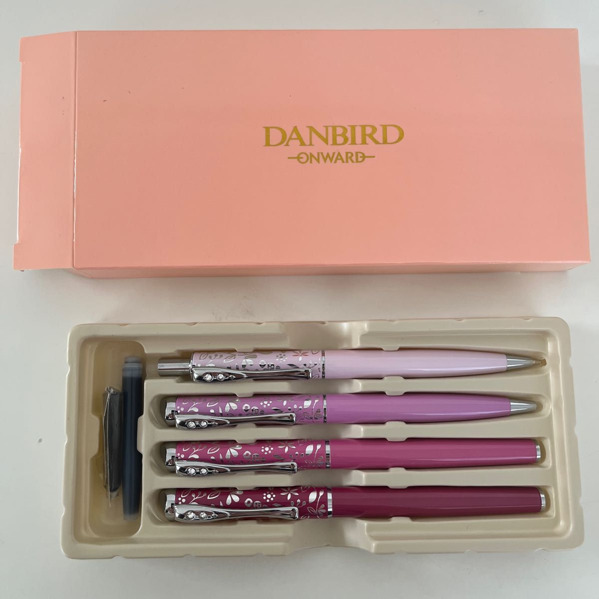 【未使用】オンワード ダンバード 筆記具4本セット