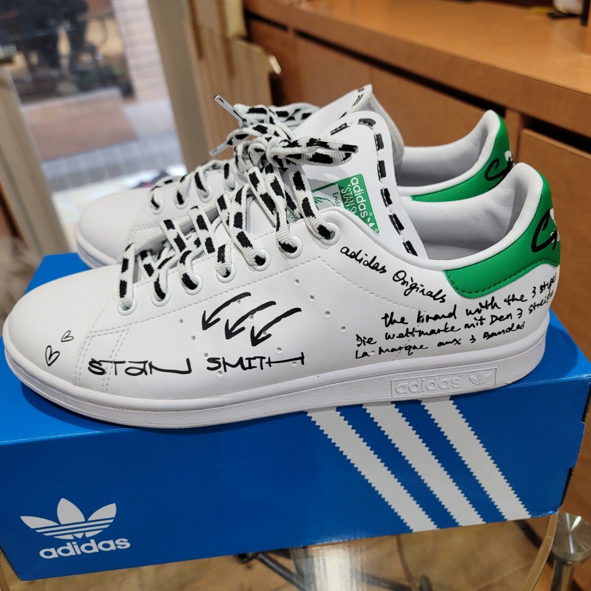 adidas STAN SMITH GV 落書き風