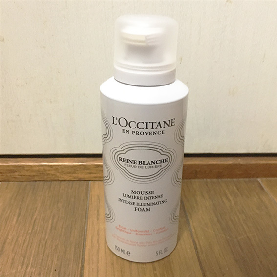 新品 L'OCCITANE ロクシタン レーヌブランシュ イルミネイティングクレンジングフォーム 150ml 洗顔料 ホワイトニング_画像1