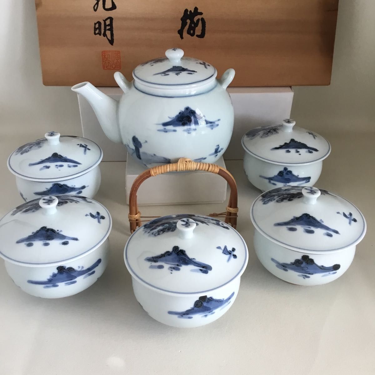 孔明 陶器の皿 5枚セット 木箱付き 有田焼 肥前のうつわ 新品未使用品】木箱付き 有田焼 染付 孔明窯 茶器セット 急須