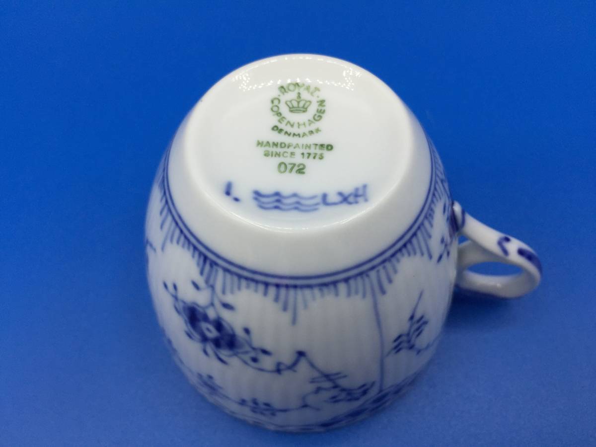 【未使用 保管品 箱なし】ROYAL COPENHAGEN ★ブルーフルーテッド ハーフレース ★カップ&ソーサー(4) ★サイズ 77mm×高さ65mm / 135mm_画像5