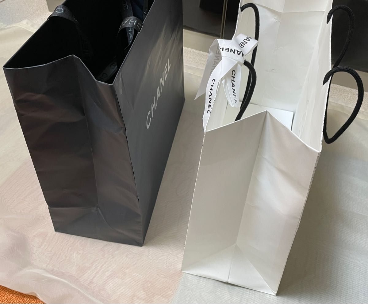 CHANEL】シャネル ショップバッグ 大きな紙袋 2点セット|Yahoo CHANEL】シャネル ショップバッグ 大きな紙袋 2点セット|Yahoo