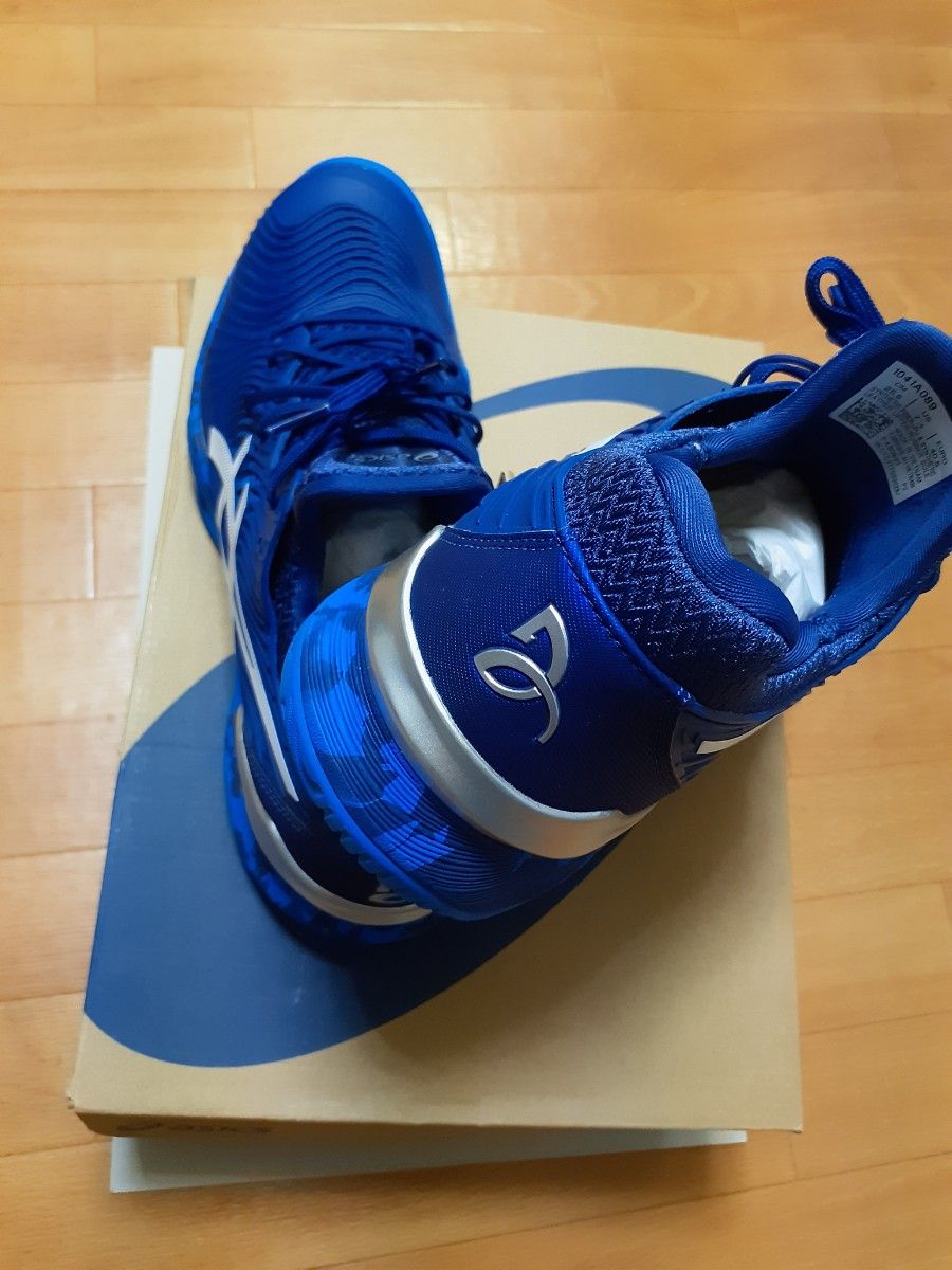 Asics　テニスシューズCourt FF 2 Novak / blue。ノバク・ジョコビッチモデル。