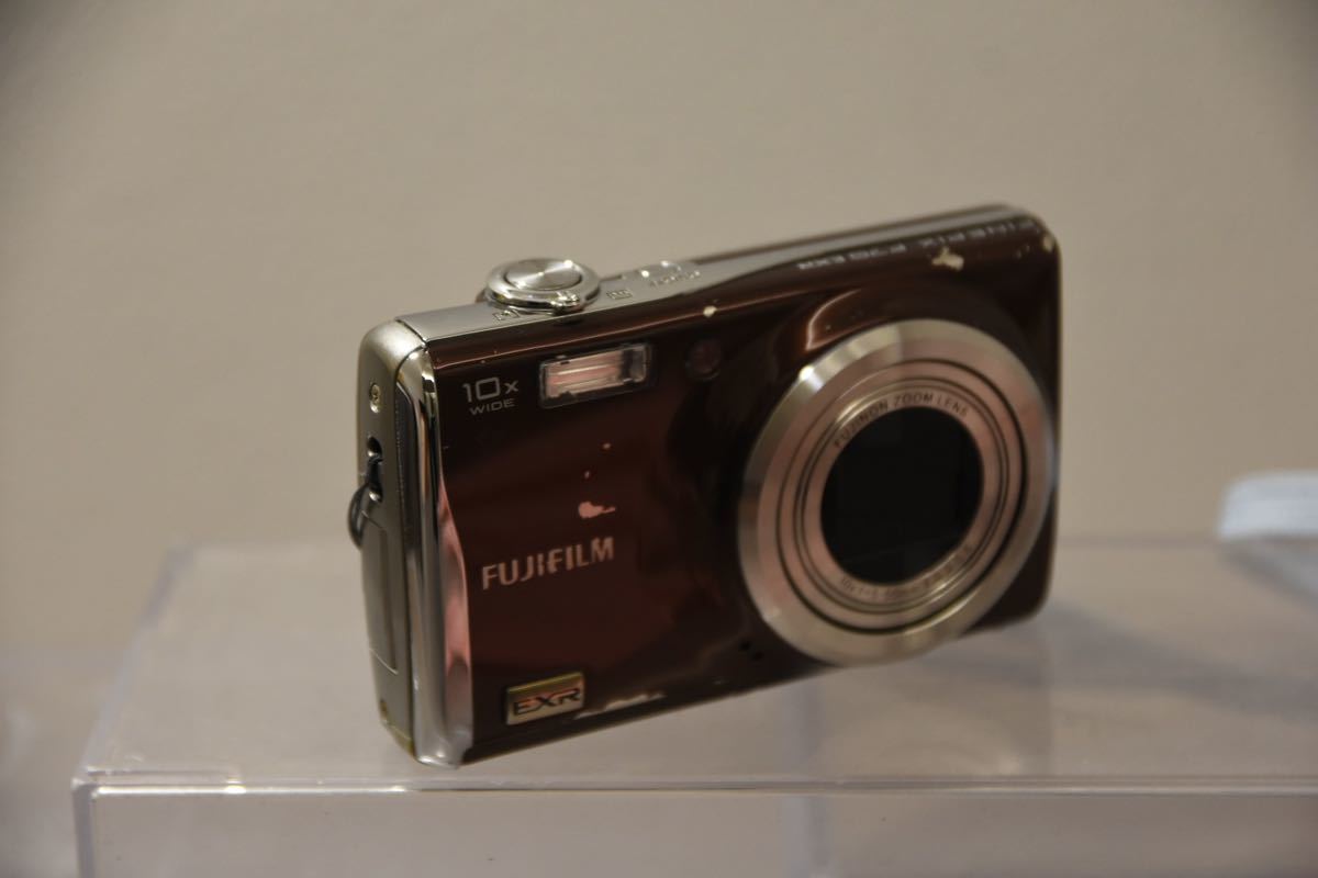 コンパクトデジタルカメラ FUJIFILM フジフィルム FINEPIX F70 EXR Z30_画像2