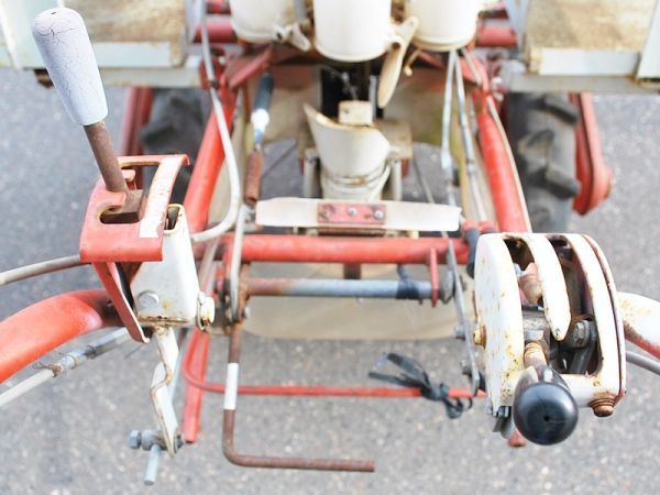 新潟】マメトラ 移植機 TP-3 広株間用 33~56cm 歩行型 1条植え 新潟】マメトラ 移植機 TP-3 広株間用 33~56cm 歩行型 1条植え