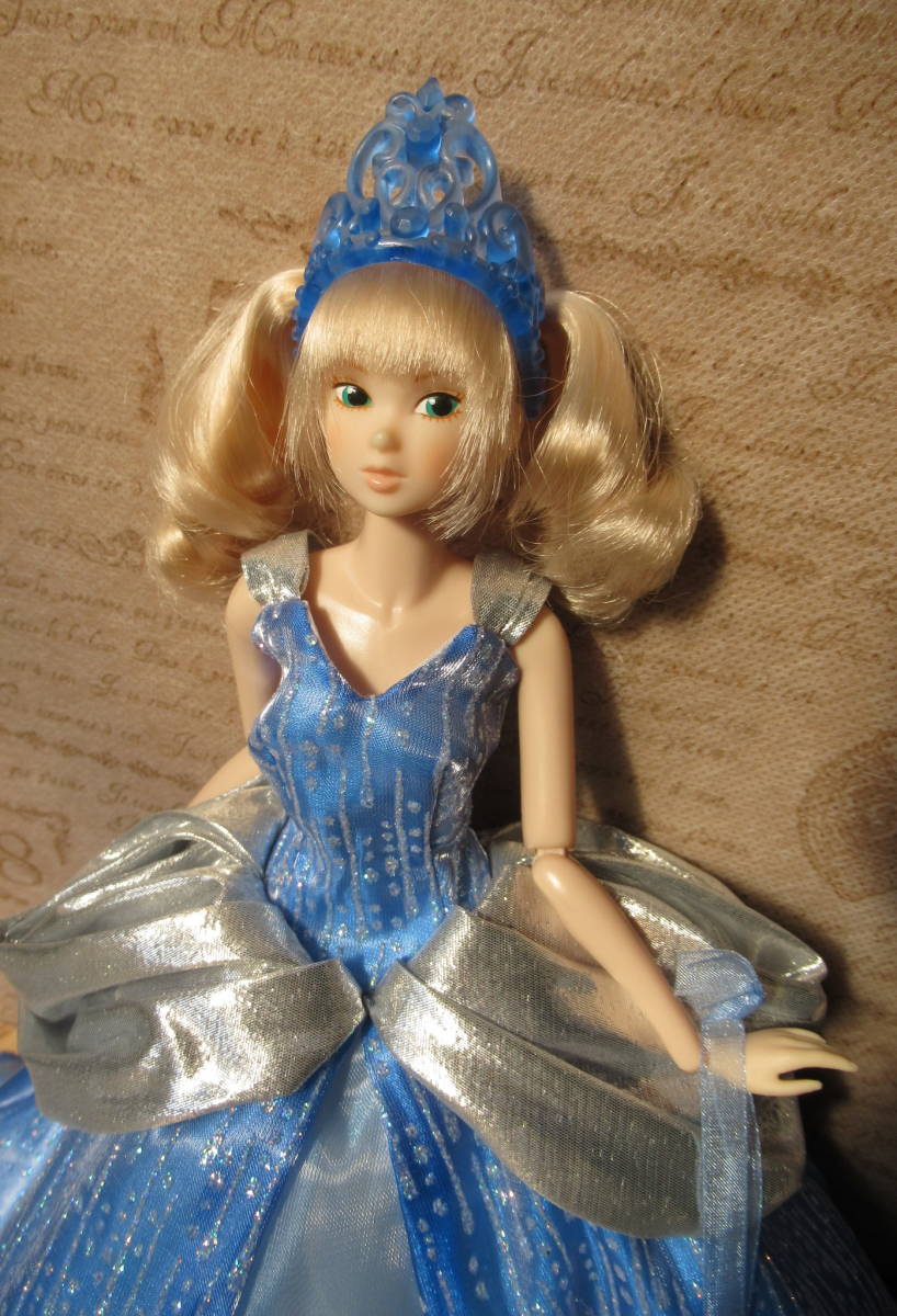 [ dress * Tiara only ] momoko size sinterela dress 