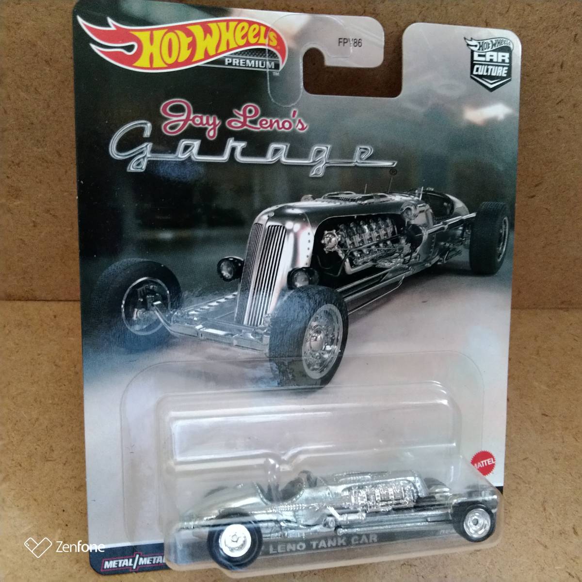 ホットウィールプレミアムJAY LENO TANK CAR未開封新品_画像1