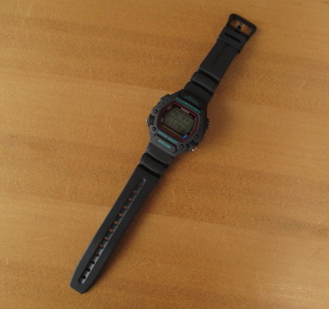 日本未発売！映画「ミッションインポッシブル」でトムクルーズが愛用した名作時計！カシオ（海外モデル）ヘキサゴン型の珍しい時計_画像2