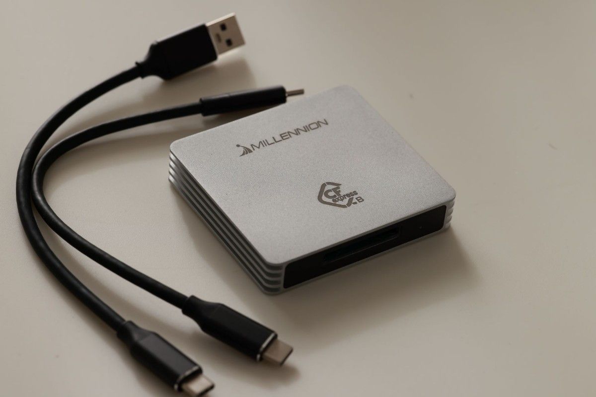 カードリーダー付き CFexpress Type B 256GB/8K、6K、4K動画対応