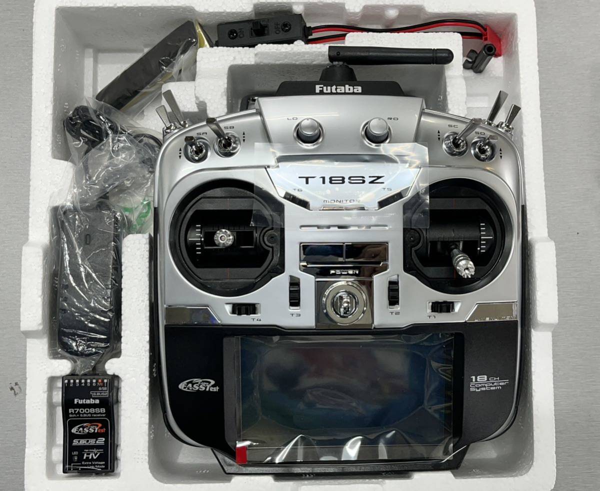 未使用】『 Futaba 18SZ』ラジコンヘリドローン用送受信器-