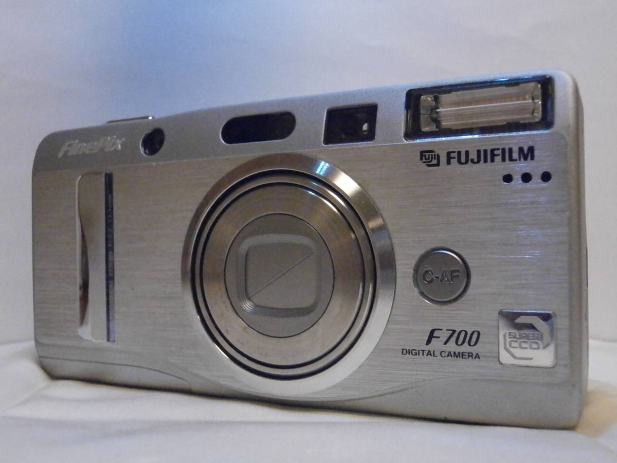 楽天1位】 FUJIFILM コンパクト デジタルカメラ FinePix F700