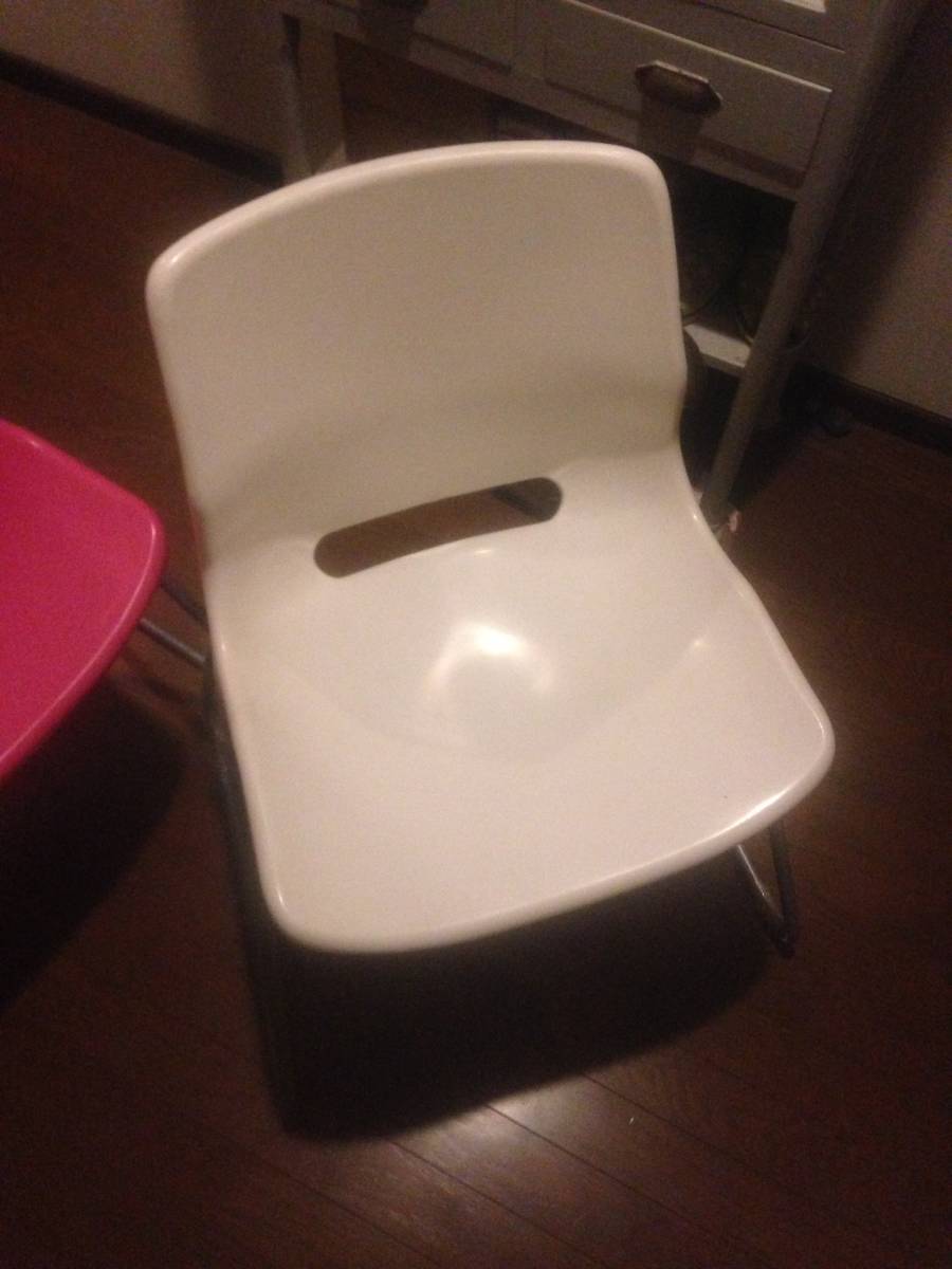 ホワイトチェア椅子いすイス 東京秋葉原直接渡し可能_画像2