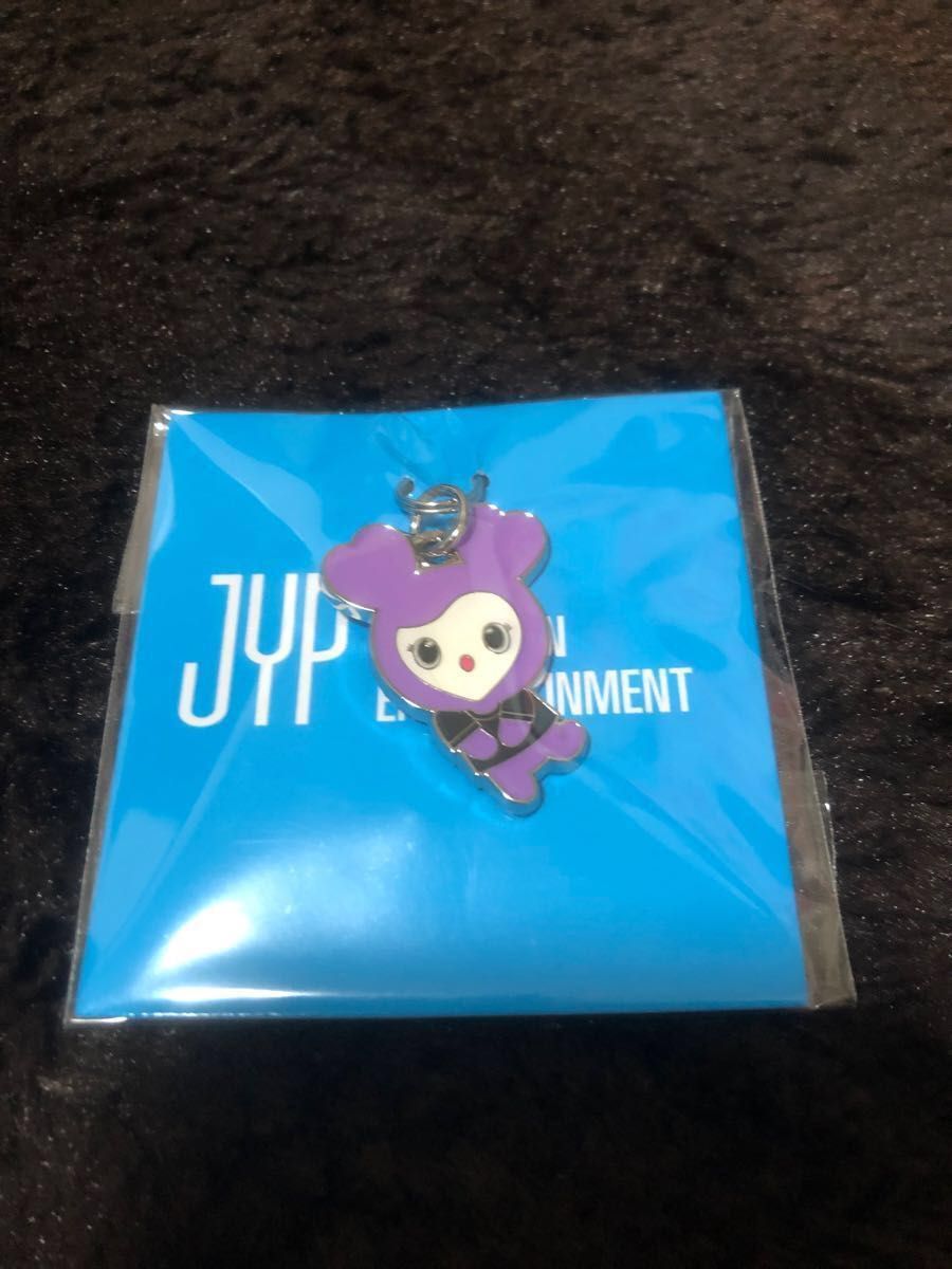 TWICE キーホルダーチャーム 1点 JYP JAPAN ONLINE STORE GOODS TWICE キーホルダーチャーム 1点 JYP JAPAN ONLINE STORE GOODS