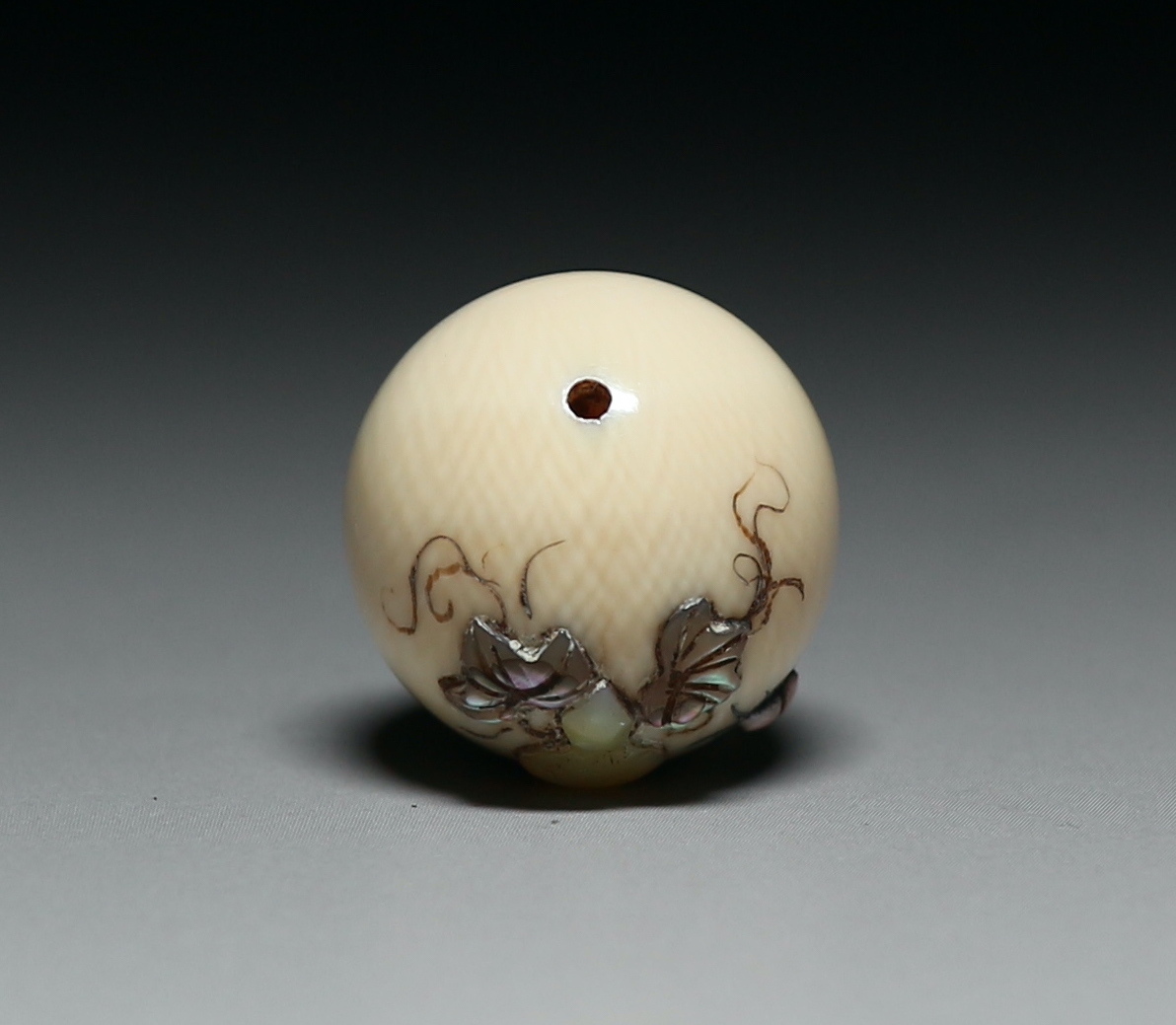 [ heart ]k057 mammoth netsuke insect. mother-of-pearl .. entering *. tighten lawn grass mountain skill ( for searching :.. thing *. tighten * obidome *Netsuke)