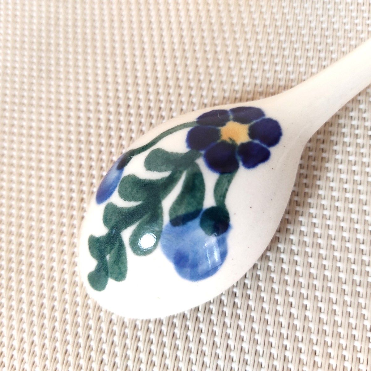 陶器製スプーン　青いお花の模様　ポーランド食器　ポーリッシュポタリー　ＷＲ　