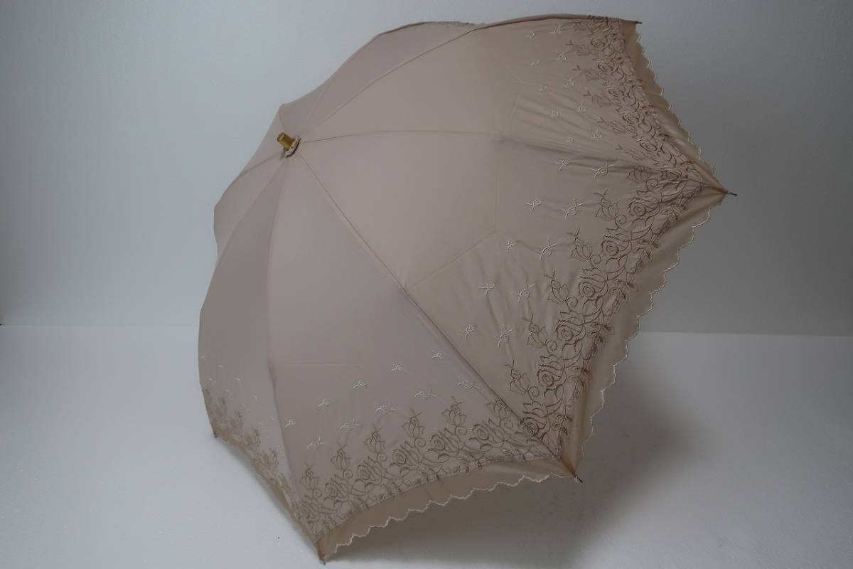 新品 早期特価！ ムーンバット製 ミントン MINTON 紫外線防止加工 軽量 折りたたみ晴雨兼用日傘 A９ ピンクベージュ系の画像2