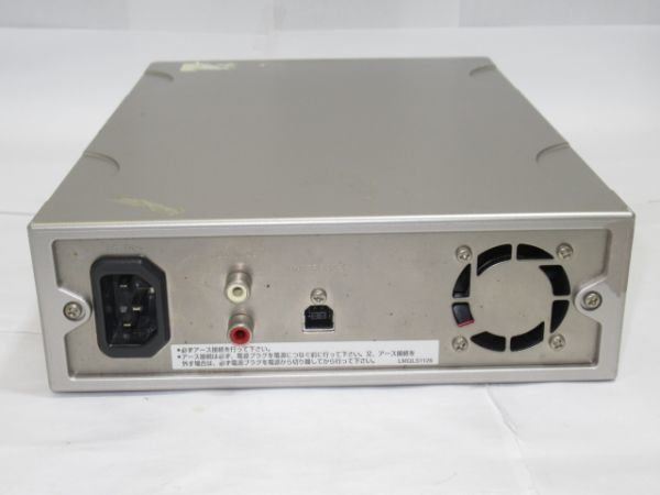 T 1-6 Panasonic パナソニック CD-R/RWドライブ LK-RW7585U 外付け CDドライブ 通電回転確認済 本体のみ_画像4