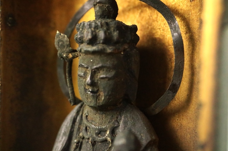 正規品100%新品】 ヤフオク! - 時代 仏教美術 木彫観音菩薩像 厨子入