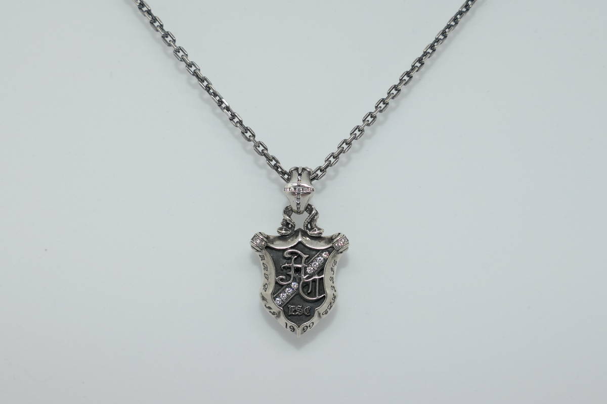 憧れ 美品 アルテミスクラシック AC シールド ネックレス ペンダント マリア シルバー 憧れ 美品 アルテミスクラシック AC シールド ネックレス ペンダント マリア シルバー