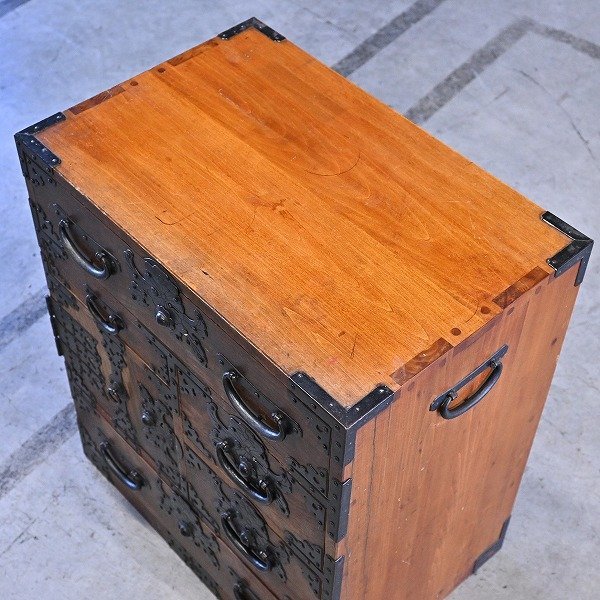 伝統工芸 欅箪笥 小抽斗 南部鉄器金具 整理箪笥 時代箪笥 ケヤキ 伝統工芸 欅箪笥 小抽斗 南部鉄器金具 整理箪笥 時代箪笥 ケヤキ